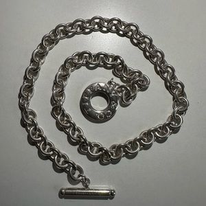 Tiffany&Co chunky chain toggle clasp necklace.